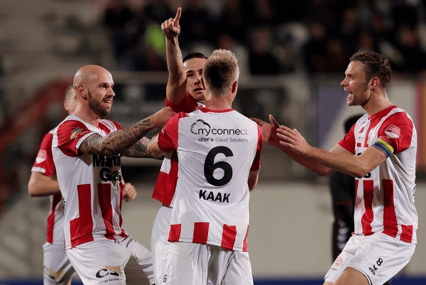 亚马尔获环足奖最佳新秀 一年独揽五项大奖 17岁身价1.8亿