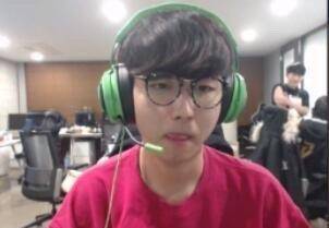 体马开局吃红卡艰难踢和维哥 无缘反超皇马登顶西甲.